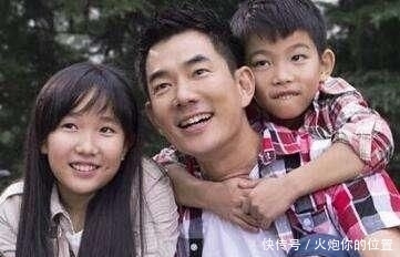 『歌坛中』他一生只钟爱一人,出道29年零绯闻,儿女双全,连"狗仔"都难挖料