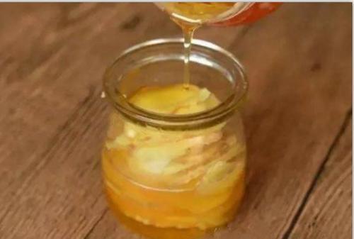 祛斑指日可下?医院主任一语道破:维生素E加它涂脸,一周两次送别黑