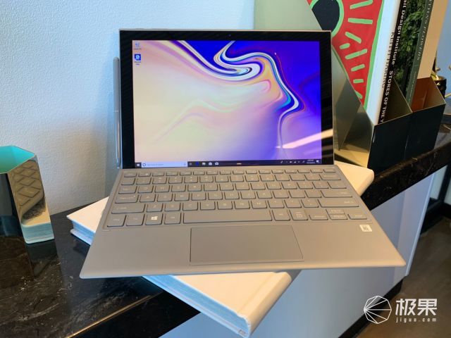 对标Surface Pro 6!三星Galaxy Book 2发布，售价6945元