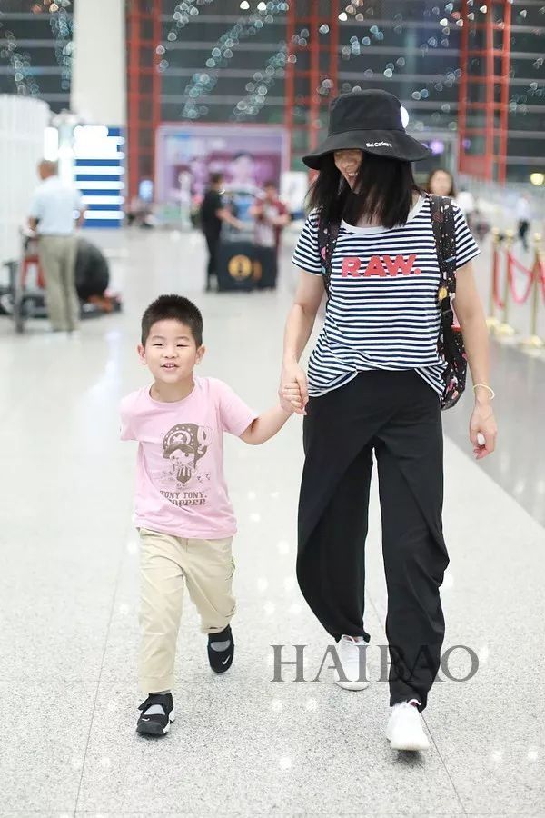 刘诗诗击破离婚传闻!周迅窦靖童这是什么情况?【海报街拍】