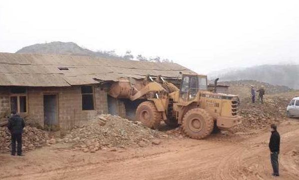 农村严禁私自盖房，咋盖的咋拆掉，老农反问一句，专家没话说了