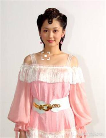 12年前《刁蛮公主》张娜拉的造型，每件都美出天际！网友：这才是