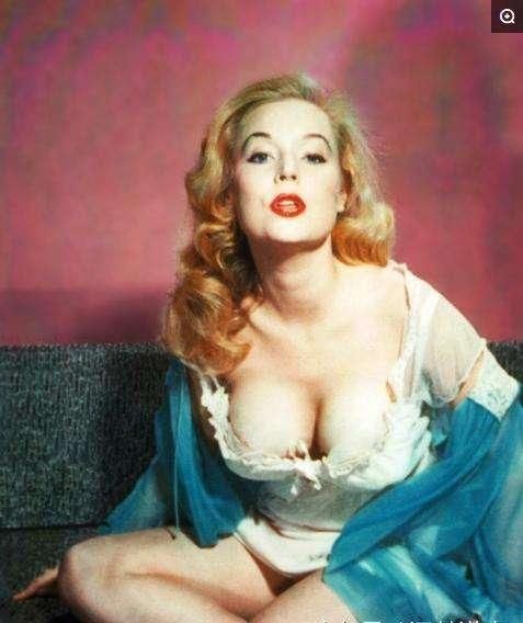 难得一见的西方女性老照片，图3很尴尬，图4很多人想要v