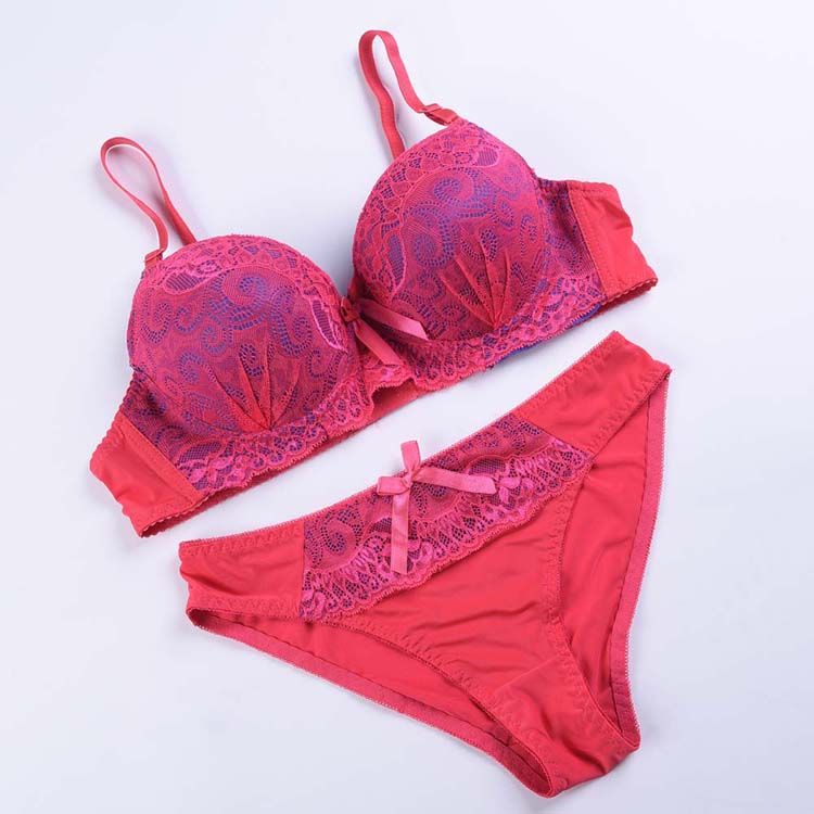 文胸别穿棉麻的，聪明女人都穿“弹性”材质，无痕无钢圈更挺拔