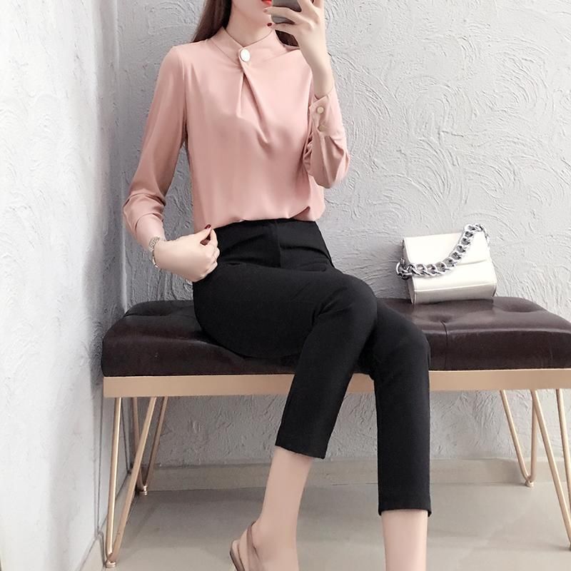 秋天少穿T恤，学下面的女人，时髦套装+单鞋，女人味爆棚得不行