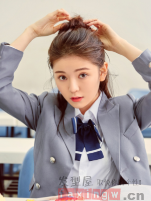 一起走过毕业季 小清新的女生毕业长发走一波