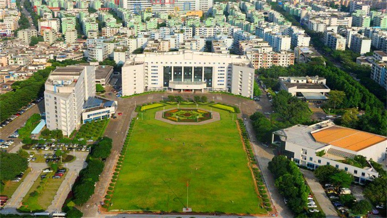  「唯一」中国唯一一个以伟人名字命名的城市，现在是二线城市，