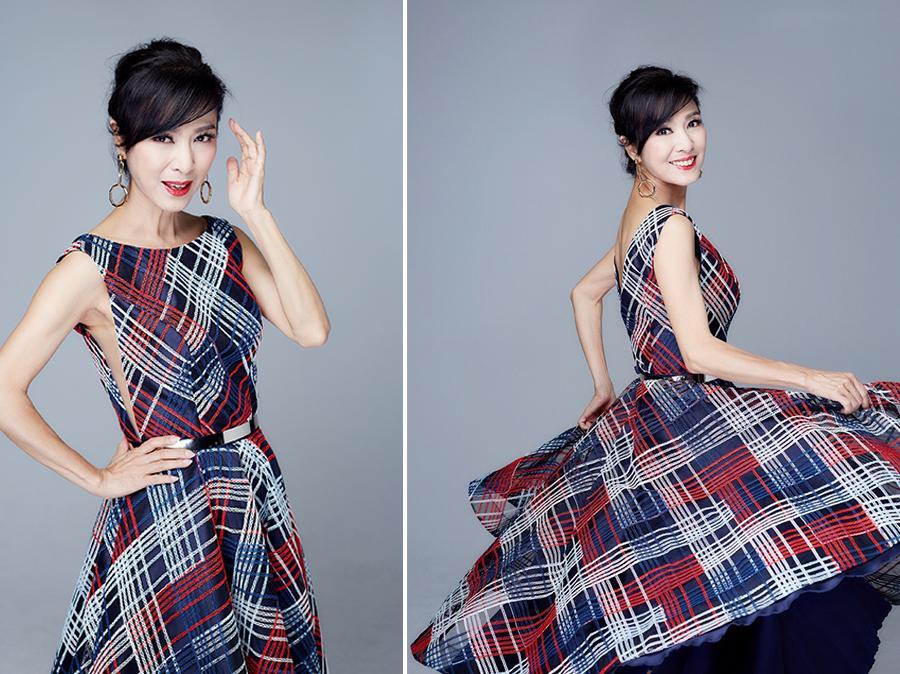 63岁米雪要逆天?穿刺绣连衣裙减龄不够,还扎了少女系的丸子头