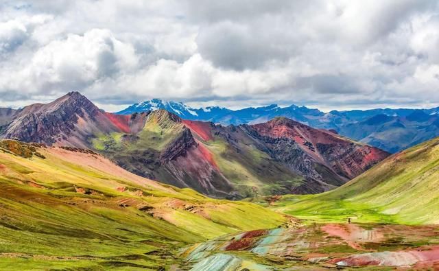 全球唯一一个不下雨的地方：600年未下一滴雨，却成为了旅游胜地