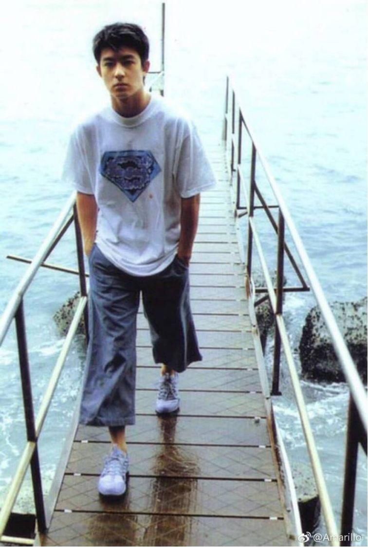 赵丽颖“停工”内幕?彭于晏回应“换座位”事件?巩俐食言?