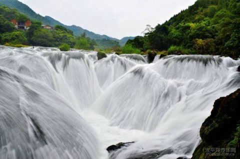 黄果树游客遇难 事发后立起“禁止涉水”警示牌