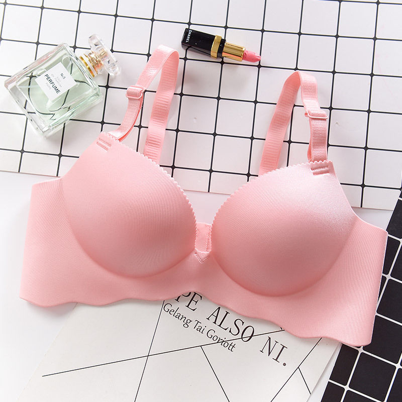 美女最喜欢的“隐形文胸”，无钢圈零束缚，出门怎么穿衣都好看