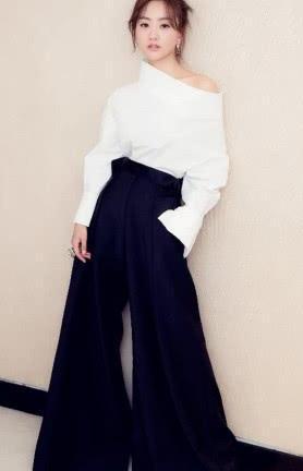 杨蓉简直是成“精”了，凭假裙子穿出超模范，这下杨幂都甘拜下风