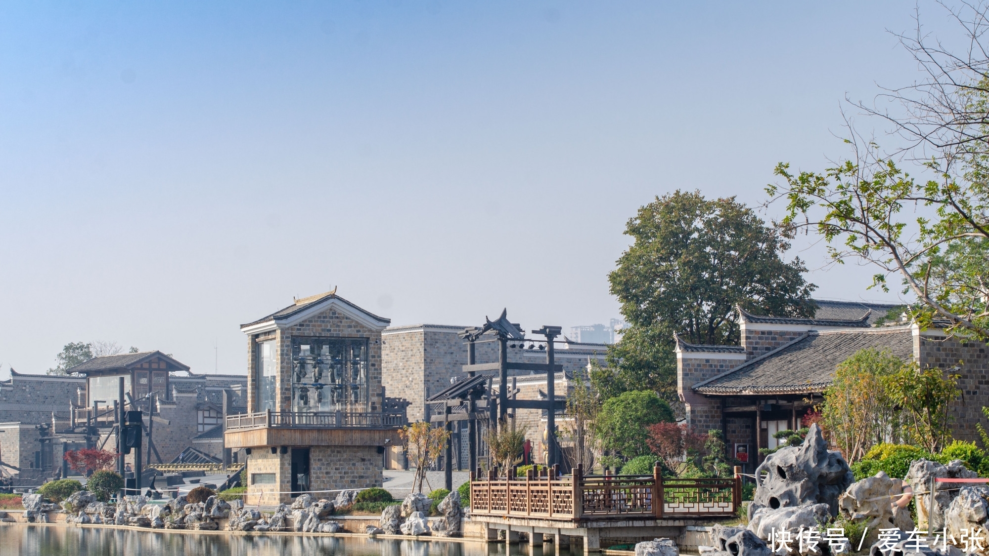 中国最奇怪的景区,白天没游客,晚上人挤人,把老外都吸引来了