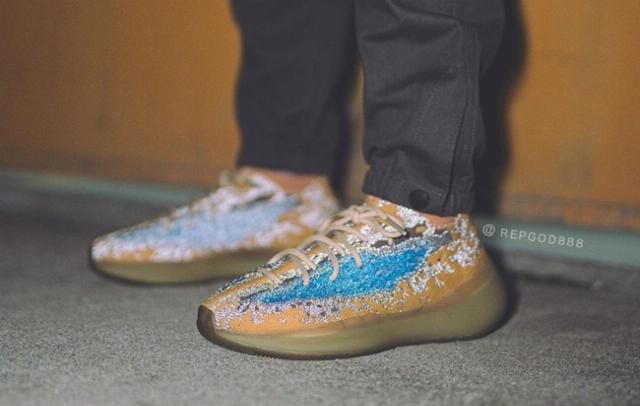  [发售]全新满天星 Yeezy 380 上脚照来了！颜值一言难尽...