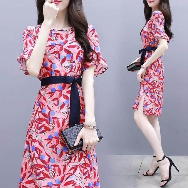 女人过了40岁，别穿太土，试试这些减龄气质美裙，洋气迷人巨显瘦