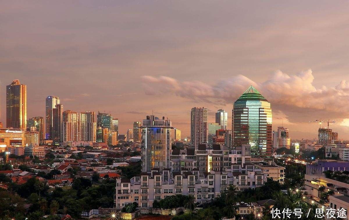 世界人口第四大国：人口2.64亿曾极度反华，如今第一条高铁中国造