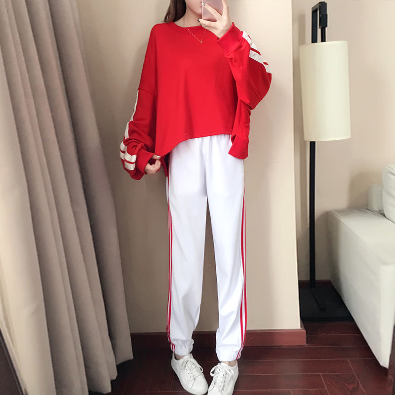 终于找到了!比连衣裙洋气百倍的套装，不爱穿裙子的人可有福了