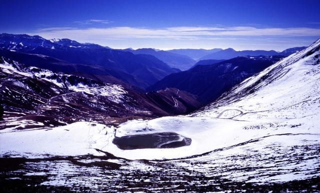 红军长征路上翻越了多少座雪山？