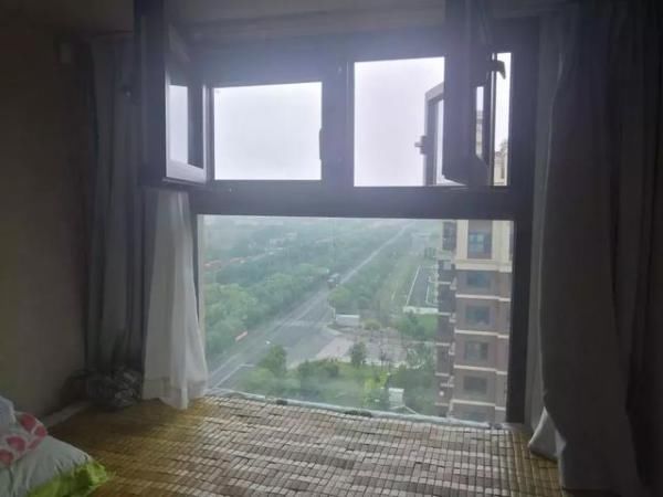 真要命，噪声值90分贝！装了4层隔音窗还是吵，居民们耳膜都震痛