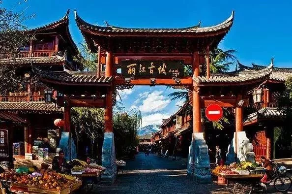 我们去这些神仙美地打卡,赏山川湖泊,漫步幽静古镇【2020热门旅游景点】