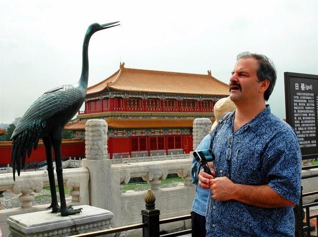 现国人都爱去国外旅游,但来华玩的老外比例却在降,原因发人深省