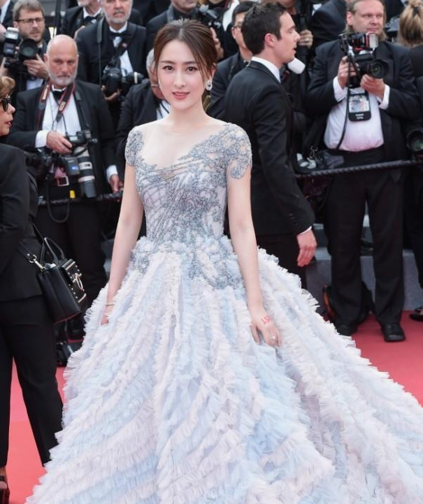 王丽坤水原希子戛纳走红毯, 视频有多长, 尴尬就