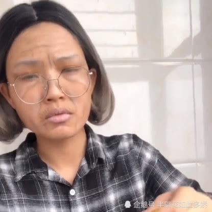 女孩把自己化妆成老太太，再次化妆却成高中生，网友：这是易容术