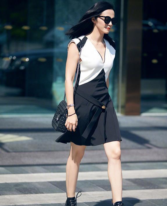 姚晨生活街拍，深V连衣裙大秀好身材，演绎夏日妩媚诱惑。