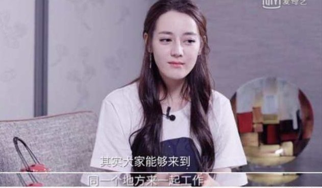 热巴晒与杨幂合照，攻破两人不和的谣言，自曝两人首次见面情景!