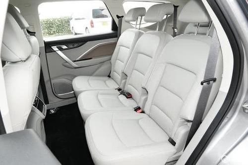 『级推荐车型』你想要的“面包车”基本都在这,其中1款配冰箱彩电,像移动宫殿