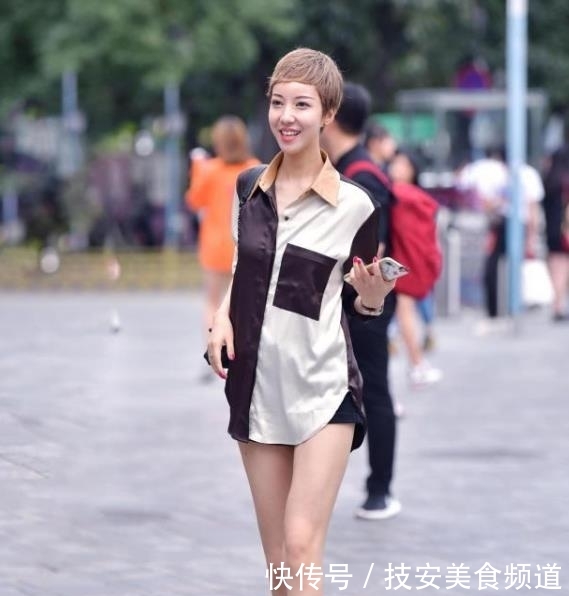 气质■街拍美女:高挑迷人的时尚小姐姐,曼妙穿搭,展现长腿气质!
