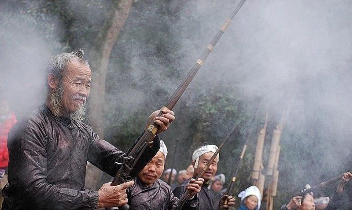  苗寨：跟我云旅游：苗寨