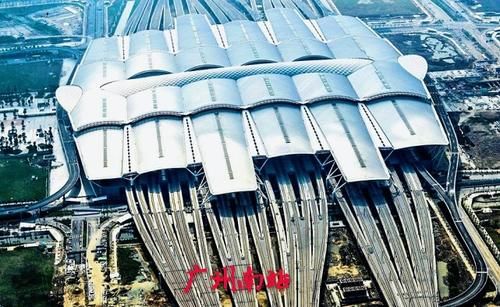  [经济意义]我国三大超级干线高铁，经过16个万亿俱乐部城市，连