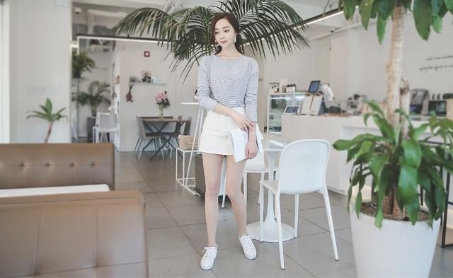 人像摄影：展现出模特的优美轮廓，勾勒出模特的完美曲线