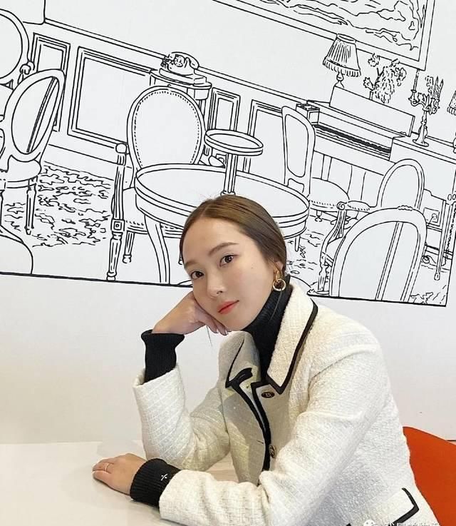  [老气]小香风外套｜显老气？像假名媛？保姆级小香风穿搭教程来了！