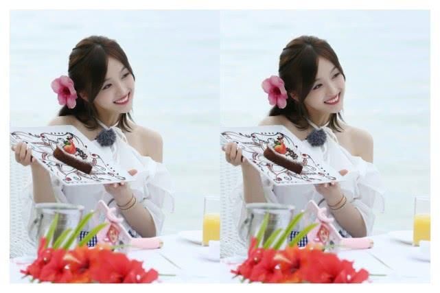 女星海边度假都这么疯狂，不惧素颜，这样的装扮拍照照样100分