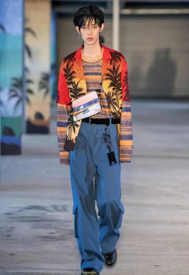  #解决#解决穿搭老大难 | 印花衬衣这么穿「花样男神」人人可