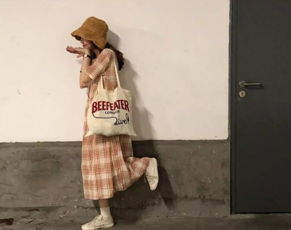 30元的T恤，60元凉鞋，70元的连衣裙，这家店好看到飞起!