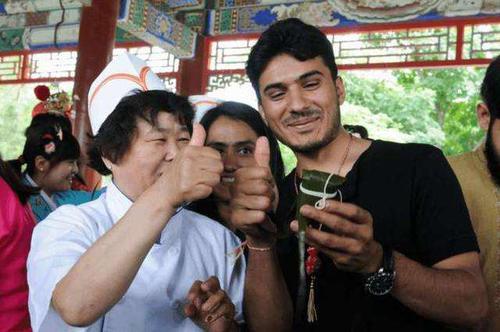 巴基斯坦游客:带60万卢比来中国旅游,能玩一个月吗?