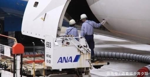  #下机#为什么飞机经停中转的时候，乘客要下机等待？可算知道了