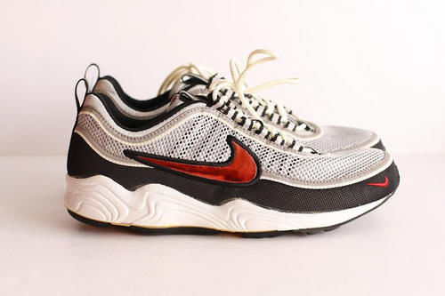  『单品』不只有复刻跑鞋：NIKE x STüSSY 简约运动休闲鞋服套装发布