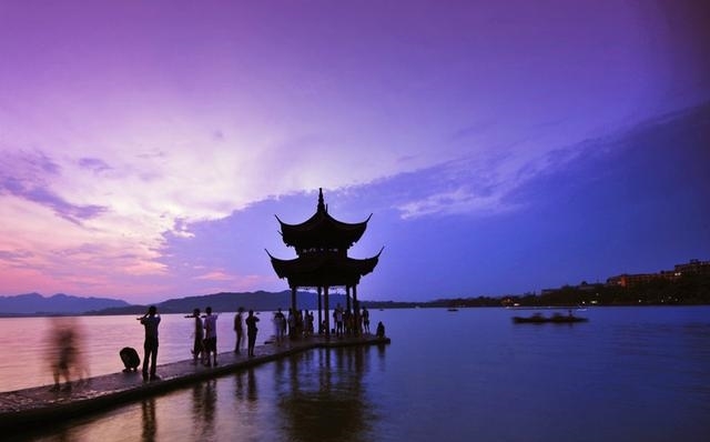  gdp：华东地区7个省会城市实力排行，南昌垫底