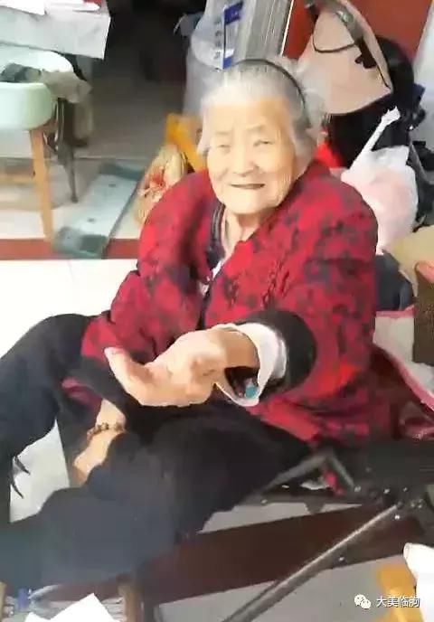临朐这个村有位106岁的老人，身体健康，说话声音洪亮！