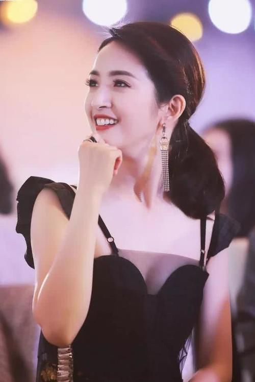 热巴赵丽颖：刘海改变气场！如果你是以下几种脸型，就收回你想剪