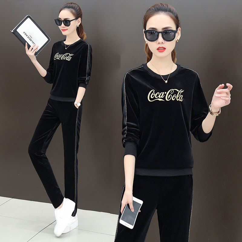 今年的休闲套装又火了!国庆游玩就这样穿，洋气显年轻，超有腔调