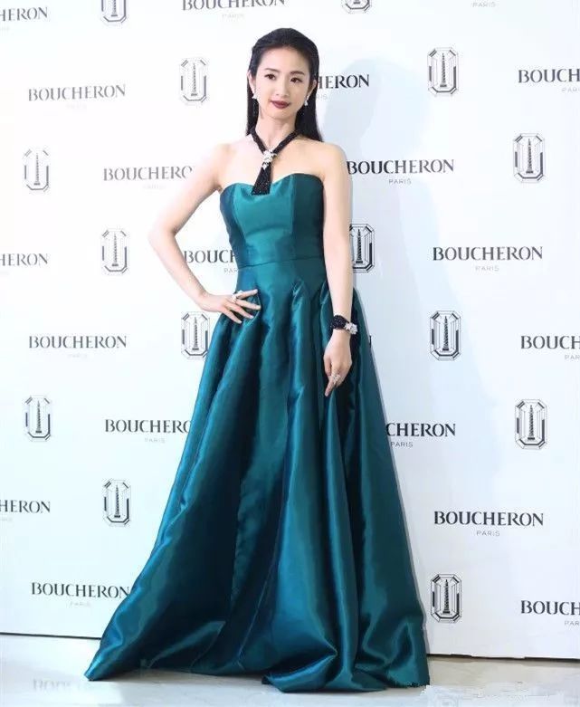 林依晨胖了，不过网友却说更丰满有女人味，之前就是太瘦了！