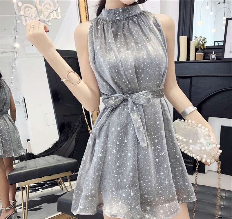 难怪老公总往海滩跑，女人这么穿，美醉了，谁都忍不住多看几眼