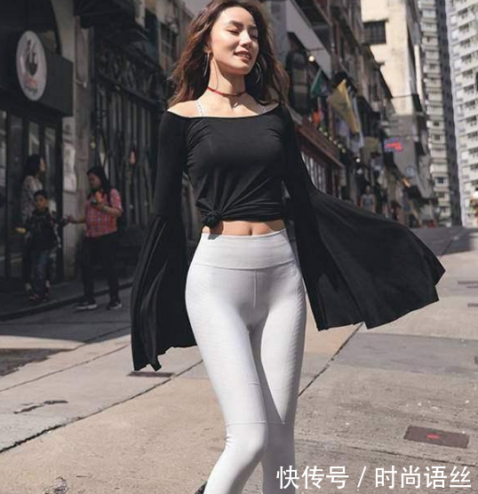 路人街拍：时尚辣妈穿着端庄不失大气，身材完美，大长腿！