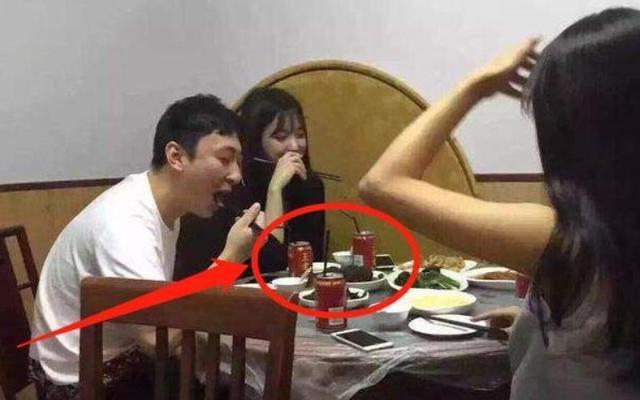 王思聪跟女友做